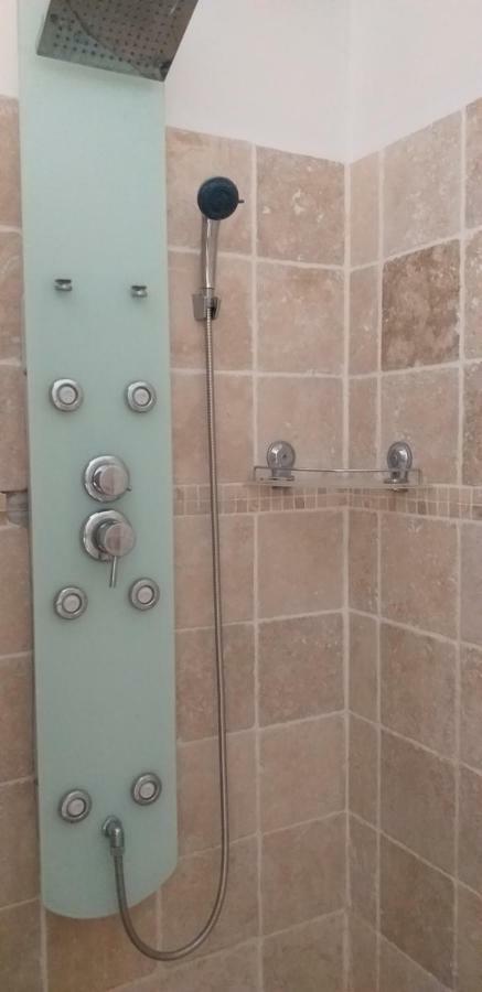 Gite Chez Mamiyo Gallargues Le Montueux Exterior foto