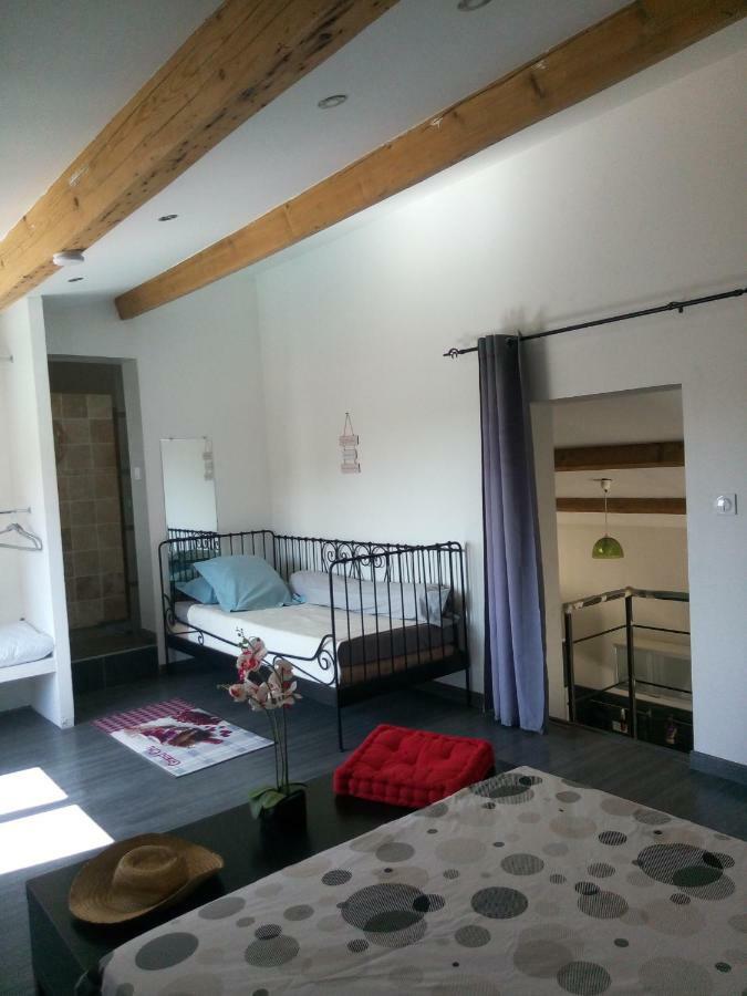 Gite Chez Mamiyo Gallargues Le Montueux Exterior foto